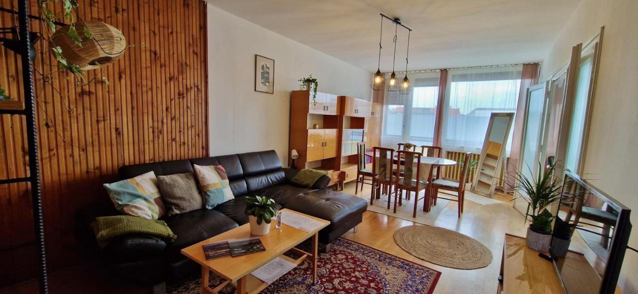 Nosztalgia Apartman Leilighet Veszprém Eksteriør bilde